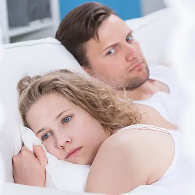 Paar im Bett Nachdenkend traurig | iStock #509373022 KatarzynaBialasiewicz